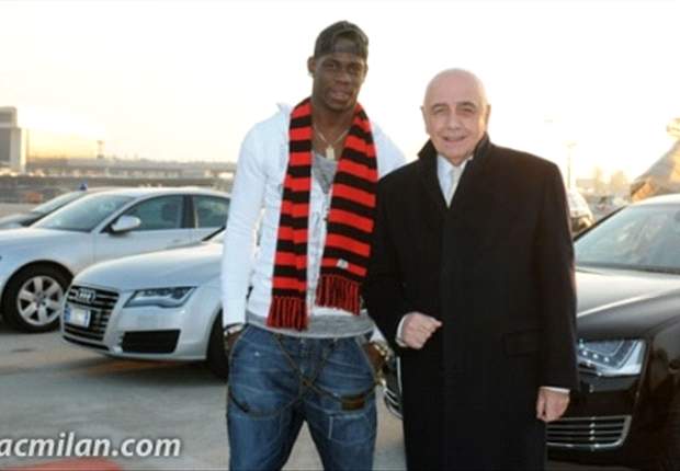 Balotelli elogia Milan e espera crescer com a equipe