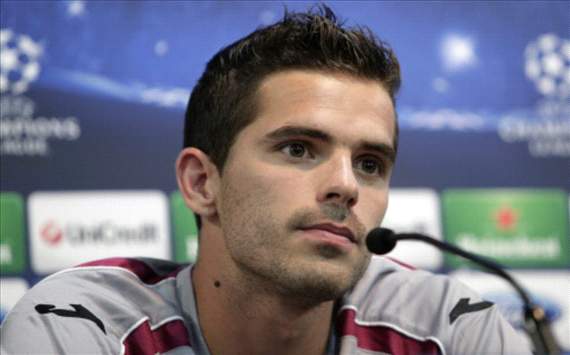 Gago happy at Velez Sarsfield move despite supporting Boca Juniors