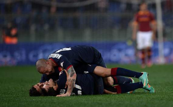 Cagliari celebrates against Roma