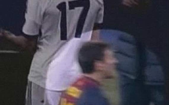 ESP - Messi crache sur le banc du Real