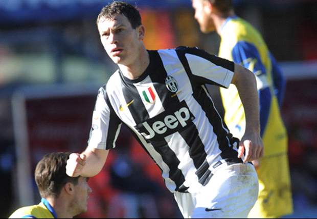 Lichtsteiner delighted with crucial Juventus victory