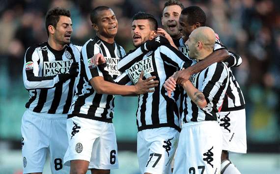 Siena celebrating vs Inter