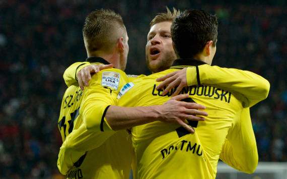 Dortmund celebrates against Leverkusen