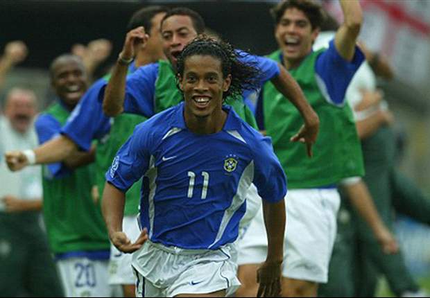Às vésperas de seu centésimo jogo pela Seleção, R10 lembra do Brasil x Inglaterra da Copa de 2002