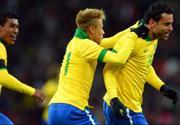 Fred: Neymar should stay in Brazil