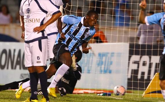 Grêmio 5 x 1 São José: titulares estreiam com estilo no Gauchão 2013