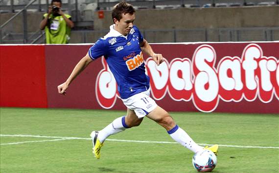 Cruzeiro 2x0 América-TO: Dagoberto volta a brilhar no Mineirão