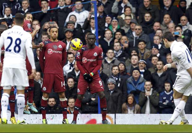 One-man show: Bale as crucial to Tottenham as Van Persie is to Manchester United
