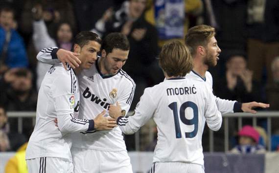 Real Madrid celebra ante el Sevilla