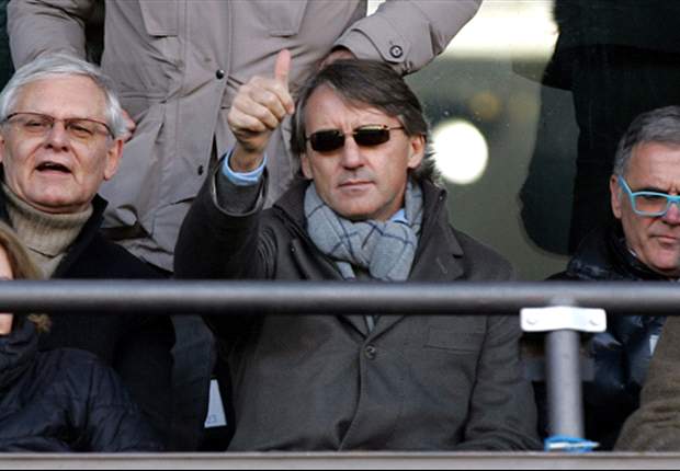 Mancini talks up Manchester City interest in Cavani, Falcao & Suarez