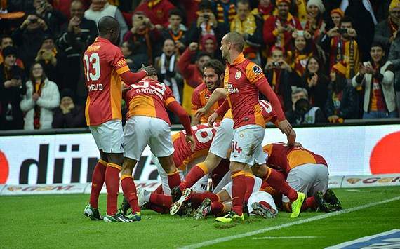 Galatasaray players celebrating their goal against Antalyaspor