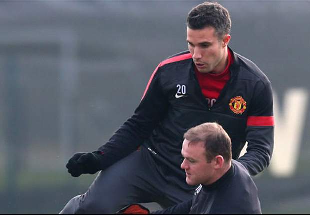 Van Persie is not the brightest, says Manchester United strike partner Rooney