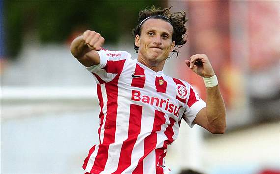 Forlan targeted by Zaragoza in January, says Jimenez