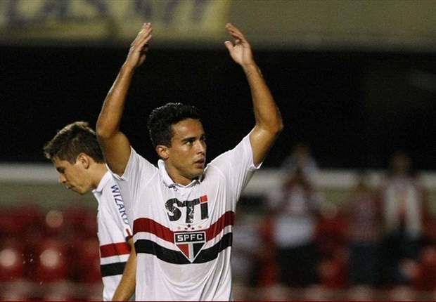 São Paulo bate Linense e lidera o Paulista