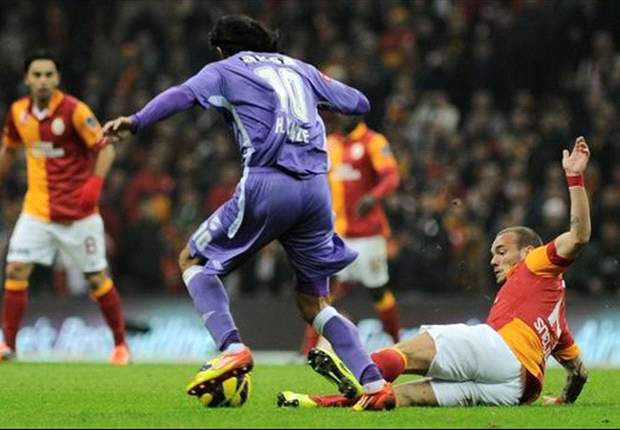 Sneijder e il primo sorriso turco, l'olandese in goal nella rimonta del Galatasaray