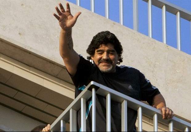 Maradona: Pele says stupid things when he takes the wrong pills