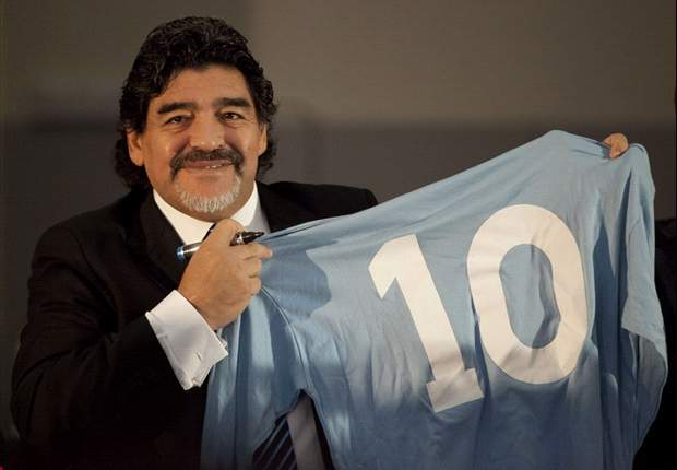 Maradona o Messi? Anche il grande Zico vota per il Pibe de Oro: “Veniva marcato a uomo per 90’ a differenza di Messi”