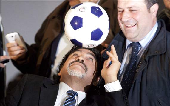 Diego Maradona Pamerkan Tango Football Di Empat Kota