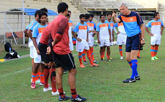Wim Koevermans gestures to his players during a practice session (Photo: AIFF Media)