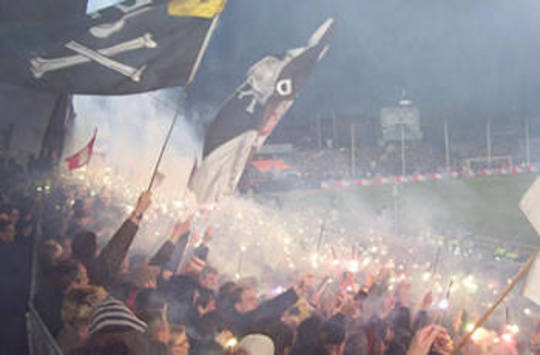 St. Pauli Fans im DFB-Pokal Halbfinale gegen Bayern (Goal.com/Juan Lirman)