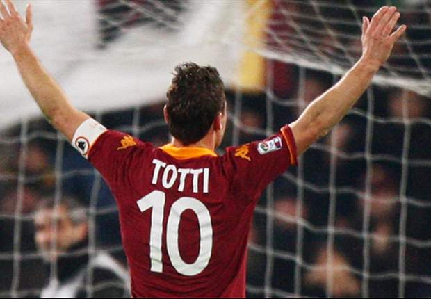 Analisi - Totti vs Piola, inizia la lunga rincorsa al trono dei bomber in Italia: numeri alla mano servirà un super Pupone fino a 40 anni!