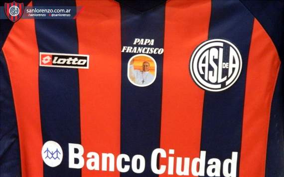 Extra Time: San Lorenzo play in Pope shirts