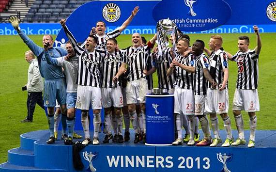 Paul McGowan Bangga Rengkuh Trofi Piala Liga Skotlandia