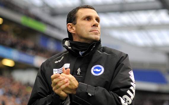 Brighton confirma el despido de Gustavo Poyet