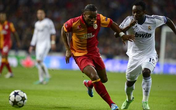 Drogba y Essien, durante el Real Madrid-Galatasaray - Champions League