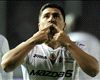 Fiorentina avanza con goles latinos