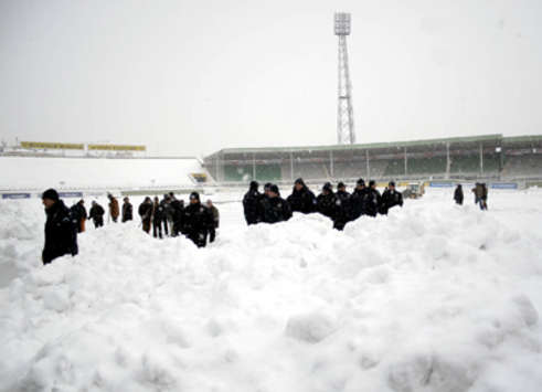 Turkey: Konya Ataturk Stadium under heavy snowfall (konyaspor.org.tr)