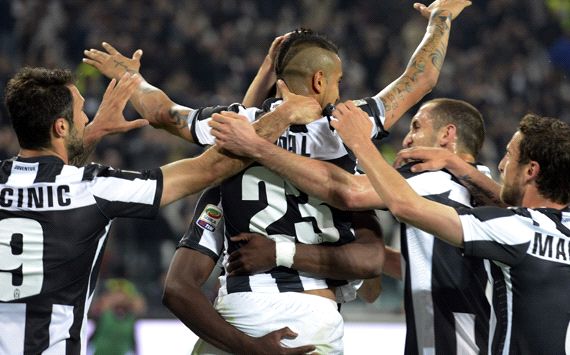 Juventus nhạt nhòa giành ba điểm trước Milan