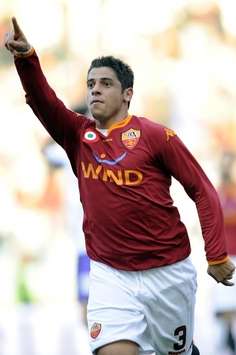 Cicinho, match-winner contro la Fiorentina (Foto Grazia Neri)