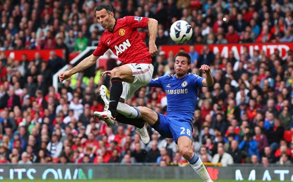 EPL - Manchester United v Chelsea, Ryan Giggs and Cesar Azpilicueta