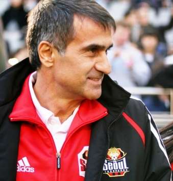 Senol Gunes (FC Seoul teknik direktörü) (Kang Chang Woo)
