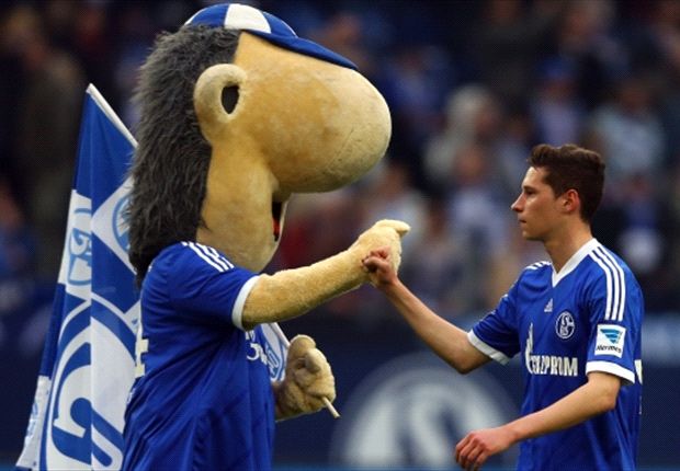 Schalke star Draxler rejects Chelsea approach