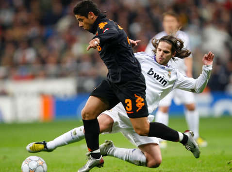 Cicinho - Gago - Real Madrid-Roma (Marca)