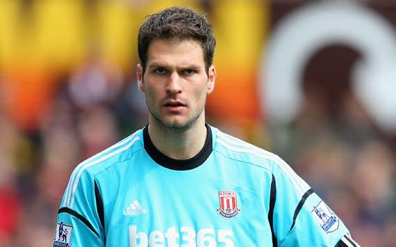 Begovic hoping for Liverpool move