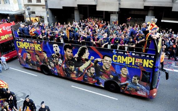جشن خیابانی قهرمانی بارسلونا باحضور500 هزار نفر