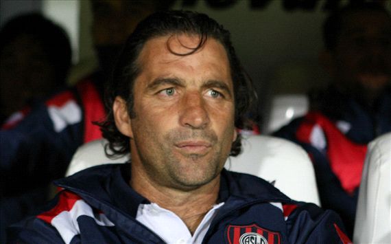 Le ofrecen la renovación a Pizzi