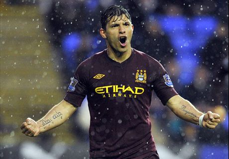 Aguero extends Man City deal