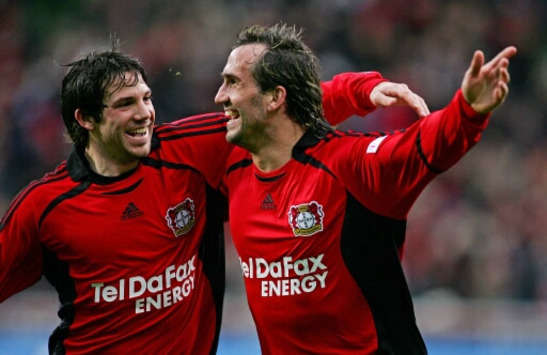 Bundesliga: Bayer Leverkusen - Hannover 96, Theofanis Gekas bejubelt seinen Treffer zum 1:0 mit Gonzalo Castro (firo)