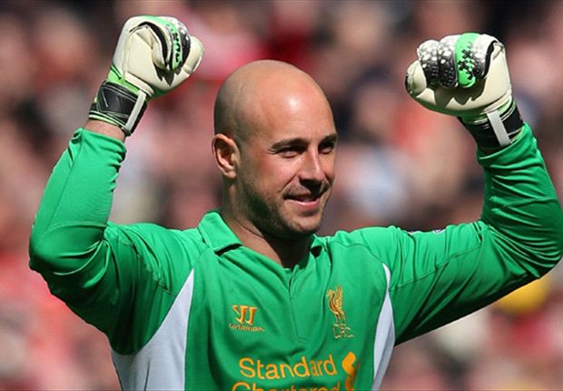 Pepe Reina rubbishes "rumours" linking him with Barcelona