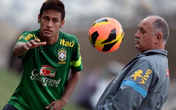 Scolari admits Neymar talks with Barca
