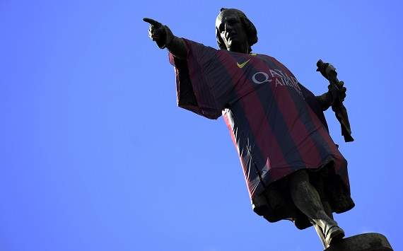 Christopher Columbus statue dressed in Barcelona shirt