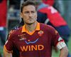 Totti: 'Eu teria duas bolas de ouro se tivesse ido para o Real'