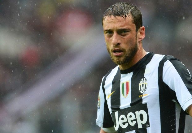 Marchisio welcomes Tevez with open arms