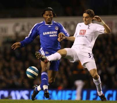 EPL:  Jonathan Woodgate - Didier Drogba,Tottenham Hotspur - Chelsea (PA)