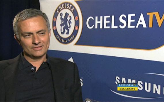 Jose Mourinho menyebut dirinya The Happy One saat diperkenalkan sebagai manajer Chelsea