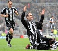 EPL: Mark Viduka, Newcastle United - Fulham (PA)